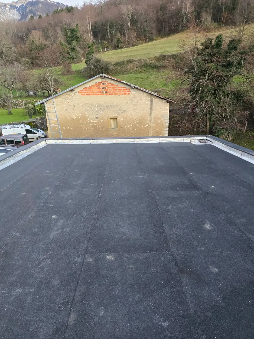 Étanchéité de toit-terrasse en membrane bitumineuse en Isère – rénovation et protection durable