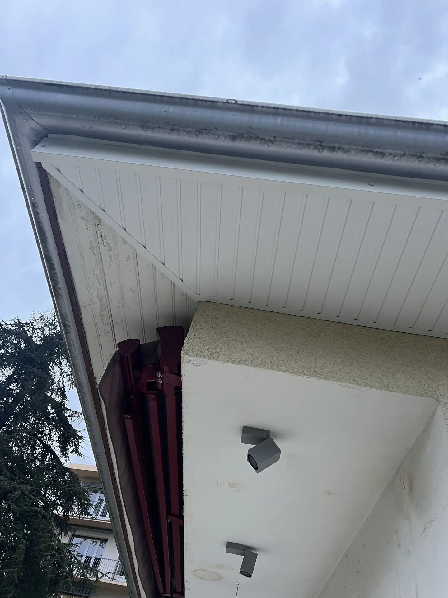 Habillage PVC sous toiture à Saint-Marcellin (Isère) – protection et finition par IDS Étanchéité